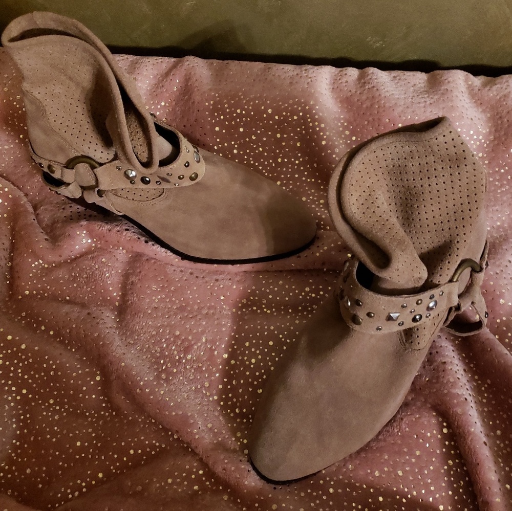 👢Twiggy London suede western boot size 8M